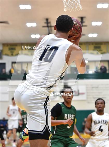 Thumbnail 1 in Sierra Canyon vs. Ribet Academy (The Classic at Damien) photogallery.