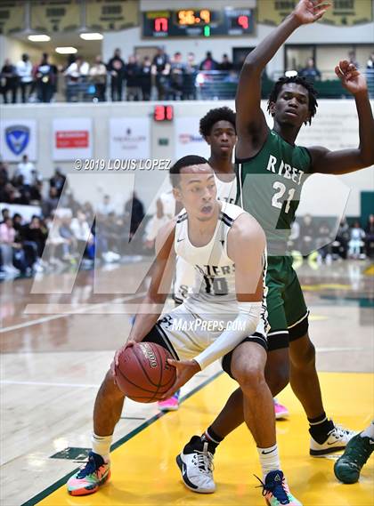 Thumbnail 3 in Sierra Canyon vs. Ribet Academy (The Classic at Damien) photogallery.