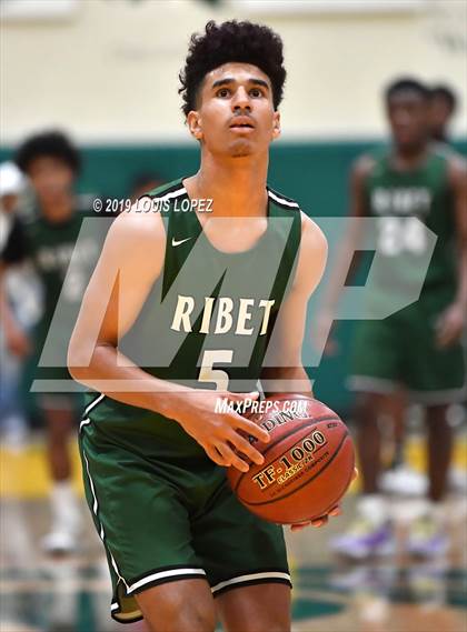 Thumbnail 3 in Sierra Canyon vs. Ribet Academy (The Classic at Damien) photogallery.