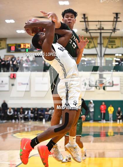 Thumbnail 2 in Sierra Canyon vs. Ribet Academy (The Classic at Damien) photogallery.
