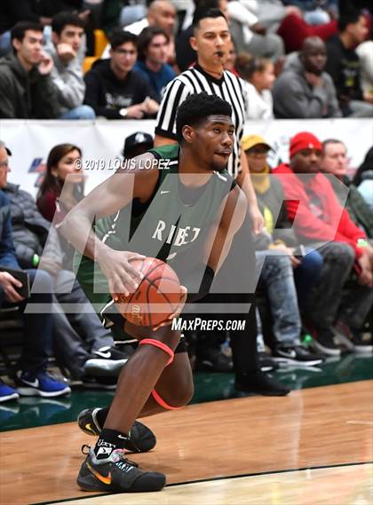 Thumbnail 2 in Sierra Canyon vs. Ribet Academy (The Classic at Damien) photogallery.