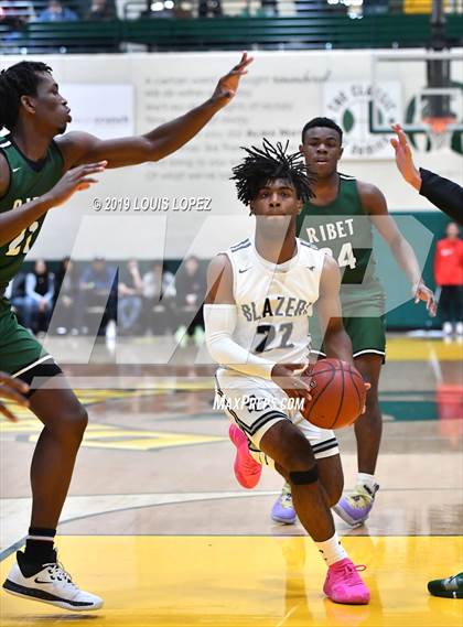 Thumbnail 2 in Sierra Canyon vs. Ribet Academy (The Classic at Damien) photogallery.