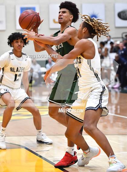 Thumbnail 2 in Sierra Canyon vs. Ribet Academy (The Classic at Damien) photogallery.