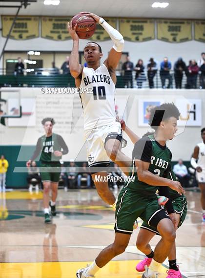 Thumbnail 1 in Sierra Canyon vs. Ribet Academy (The Classic at Damien) photogallery.