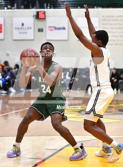 Thumbnail 1 in Sierra Canyon vs. Ribet Academy (The Classic at Damien) photogallery.