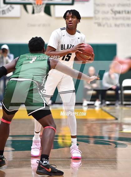 Thumbnail 3 in Sierra Canyon vs. Ribet Academy (The Classic at Damien) photogallery.