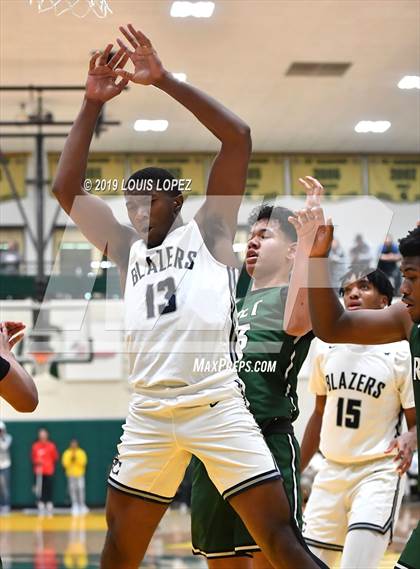 Thumbnail 1 in Sierra Canyon vs. Ribet Academy (The Classic at Damien) photogallery.
