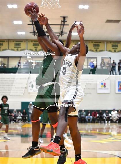 Thumbnail 2 in Sierra Canyon vs. Ribet Academy (The Classic at Damien) photogallery.
