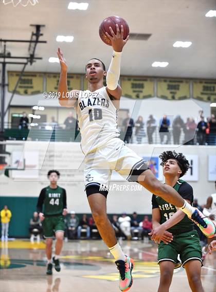 Thumbnail 2 in Sierra Canyon vs. Ribet Academy (The Classic at Damien) photogallery.