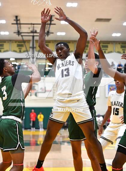 Thumbnail 3 in Sierra Canyon vs. Ribet Academy (The Classic at Damien) photogallery.