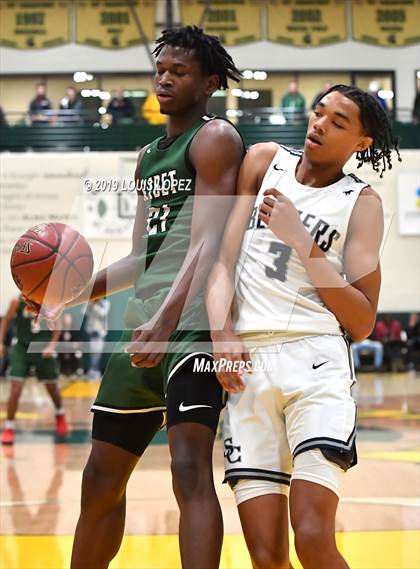 Thumbnail 3 in Sierra Canyon vs. Ribet Academy (The Classic at Damien) photogallery.