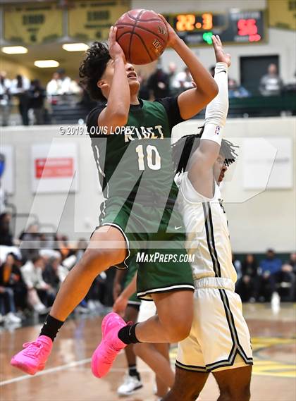 Thumbnail 2 in Sierra Canyon vs. Ribet Academy (The Classic at Damien) photogallery.