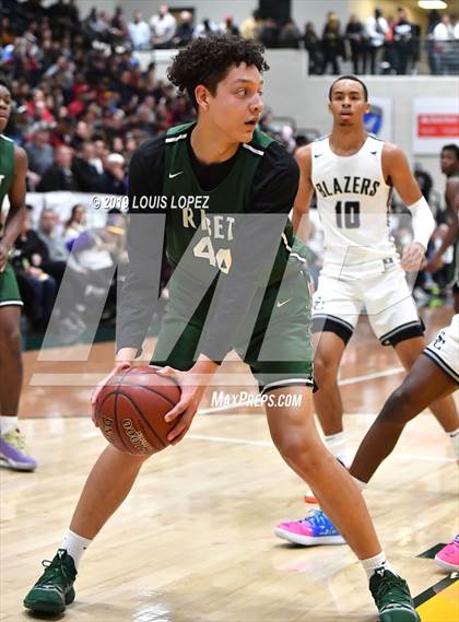 Thumbnail 3 in Sierra Canyon vs. Ribet Academy (The Classic at Damien) photogallery.