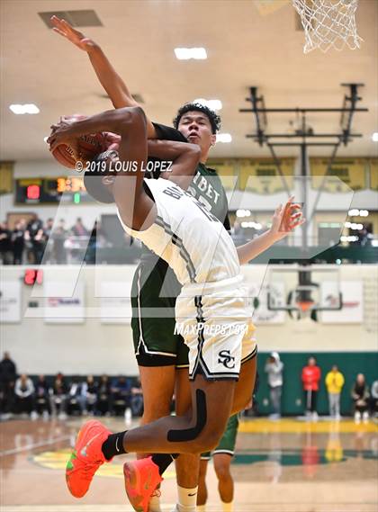 Thumbnail 3 in Sierra Canyon vs. Ribet Academy (The Classic at Damien) photogallery.