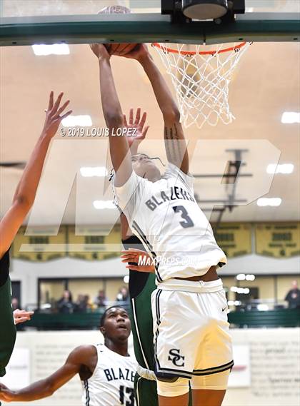 Thumbnail 3 in Sierra Canyon vs. Ribet Academy (The Classic at Damien) photogallery.