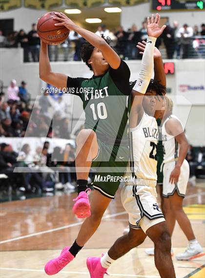 Thumbnail 3 in Sierra Canyon vs. Ribet Academy (The Classic at Damien) photogallery.