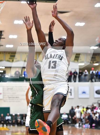 Thumbnail 3 in Sierra Canyon vs. Ribet Academy (The Classic at Damien) photogallery.