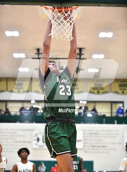 Thumbnail 2 in Sierra Canyon vs. Ribet Academy (The Classic at Damien) photogallery.