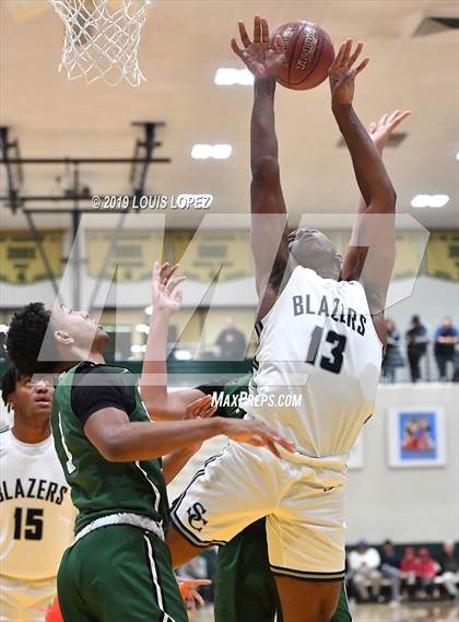 Thumbnail 2 in Sierra Canyon vs. Ribet Academy (The Classic at Damien) photogallery.