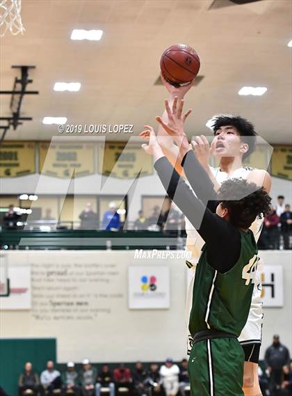 Thumbnail 3 in Sierra Canyon vs. Ribet Academy (The Classic at Damien) photogallery.