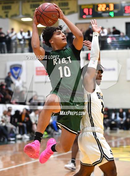 Thumbnail 1 in Sierra Canyon vs. Ribet Academy (The Classic at Damien) photogallery.