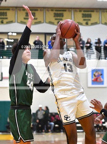 Thumbnail 2 in Sierra Canyon vs. Ribet Academy (The Classic at Damien) photogallery.