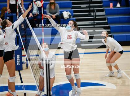 Thumbnail 1 in Castle View vs Denver East (CHSAA 5A Region 7) photogallery.