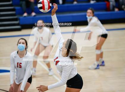 Thumbnail 2 in Castle View vs Denver East (CHSAA 5A Region 7) photogallery.