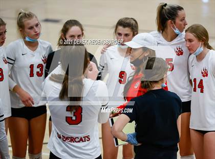 Thumbnail 3 in Castle View vs Denver East (CHSAA 5A Region 7) photogallery.