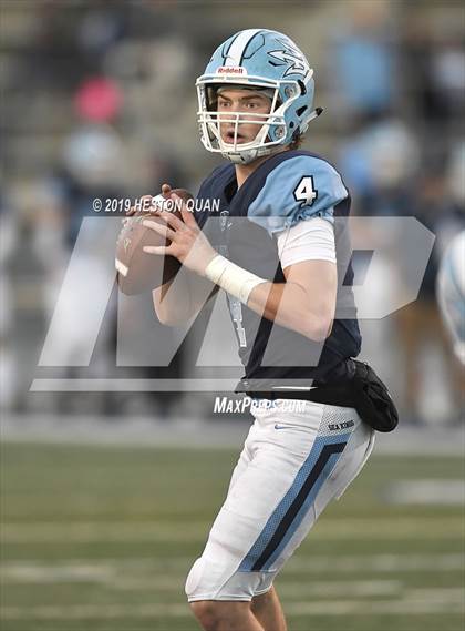 Thumbnail 2 in Serra vs. Corona del Mar (CIF State D1-A Final) photogallery.