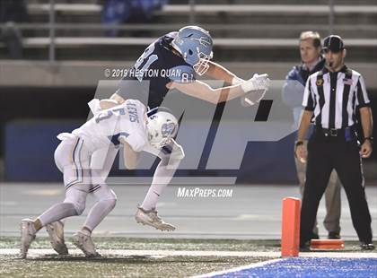 Thumbnail 2 in Serra vs. Corona del Mar (CIF State D1-A Final) photogallery.