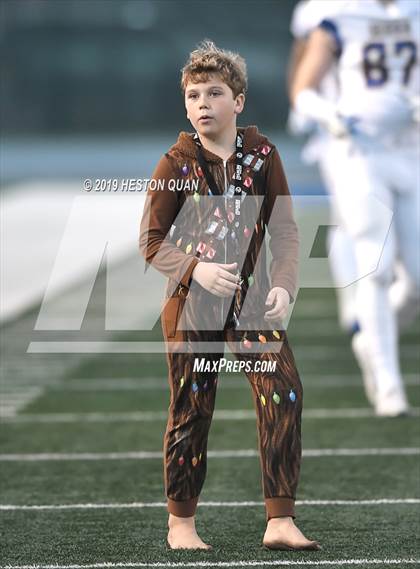 Thumbnail 3 in Serra vs. Corona del Mar (CIF State D1-A Final) photogallery.