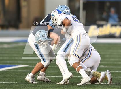 Thumbnail 2 in Serra vs. Corona del Mar (CIF State D1-A Final) photogallery.