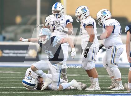 Thumbnail 2 in Serra vs. Corona del Mar (CIF State D1-A Final) photogallery.