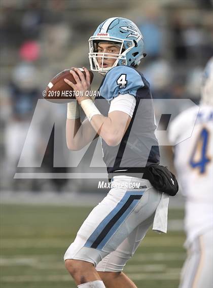 Thumbnail 2 in Serra vs. Corona del Mar (CIF State D1-A Final) photogallery.