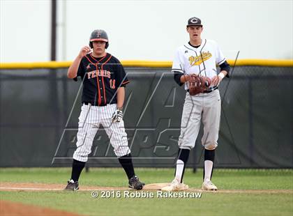 Thumbnail 2 in Ferris vs Crandall photogallery.