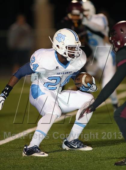 Thumbnail 2 in Salpointe Catholic vs. Deer Valley (AIA D2 Semifinal) photogallery.