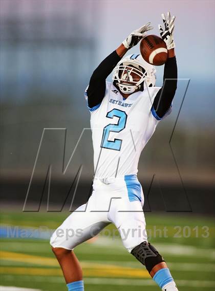 Thumbnail 1 in Salpointe Catholic vs. Deer Valley (AIA D2 Semifinal) photogallery.