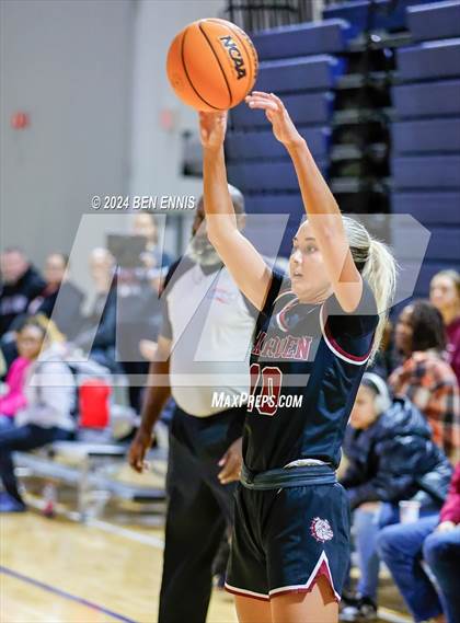 Thumbnail 2 in Hillgrove vs. Bearden (She Got Game Classic) photogallery.