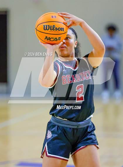 Thumbnail 1 in Hillgrove vs. Bearden (She Got Game Classic) photogallery.