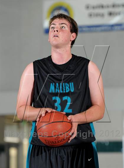 Thumbnail 1 in Malibu vs. Cathedral City (MaxPreps Holiday Classic) photogallery.