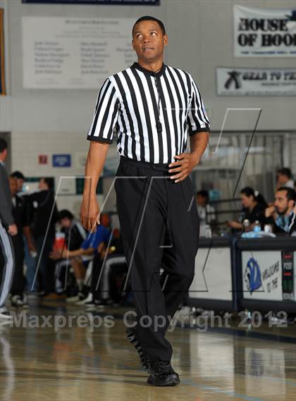 Thumbnail 1 in Malibu vs. Cathedral City (MaxPreps Holiday Classic) photogallery.