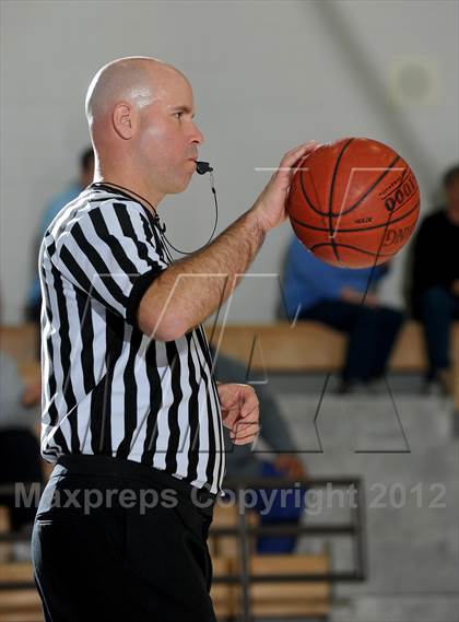 Thumbnail 3 in Malibu vs. Cathedral City (MaxPreps Holiday Classic) photogallery.