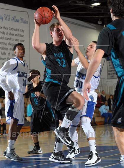 Thumbnail 3 in Malibu vs. Cathedral City (MaxPreps Holiday Classic) photogallery.