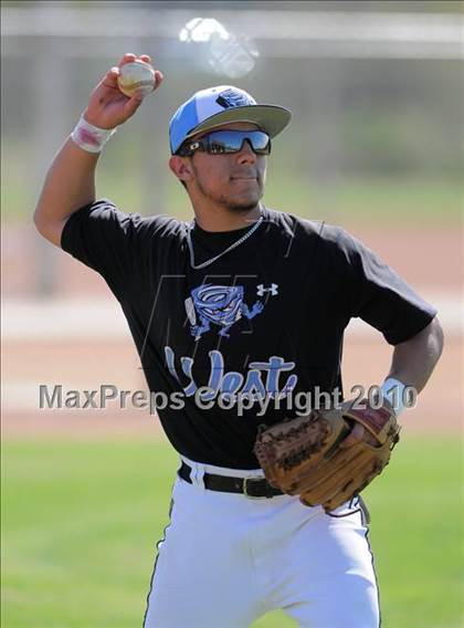 Thumbnail 2 in Prescott vs. Pueblo West (Coach Bob National Invitational) photogallery.