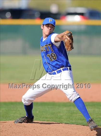 Thumbnail 2 in Prescott vs. Pueblo West (Coach Bob National Invitational) photogallery.