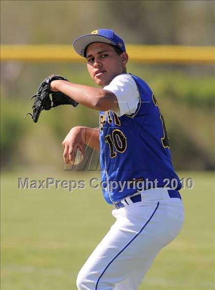 Thumbnail 3 in Prescott vs. Pueblo West (Coach Bob National Invitational) photogallery.