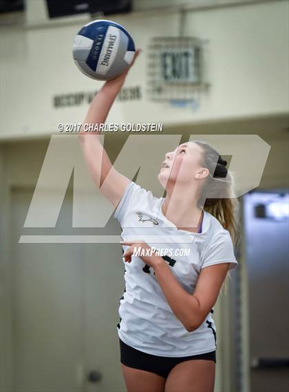 Thumbnail 1 in Oak Park @ Camarillo photogallery.