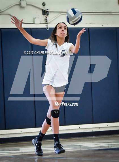 Thumbnail 2 in Oak Park @ Camarillo photogallery.