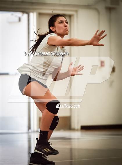 Thumbnail 1 in Oak Park @ Camarillo photogallery.